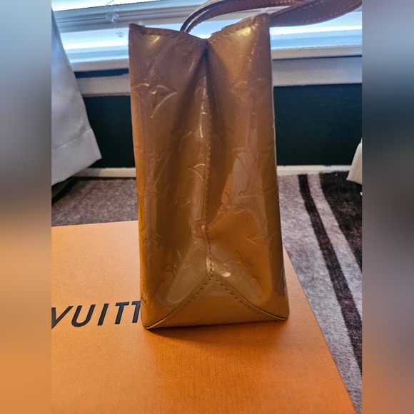 Louis Vuitton Vernis Handbag - Picture 6 of 12